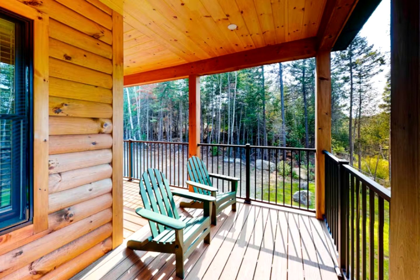 Waterfront Cabin with Spacious Interior and Fire Pit in Maine