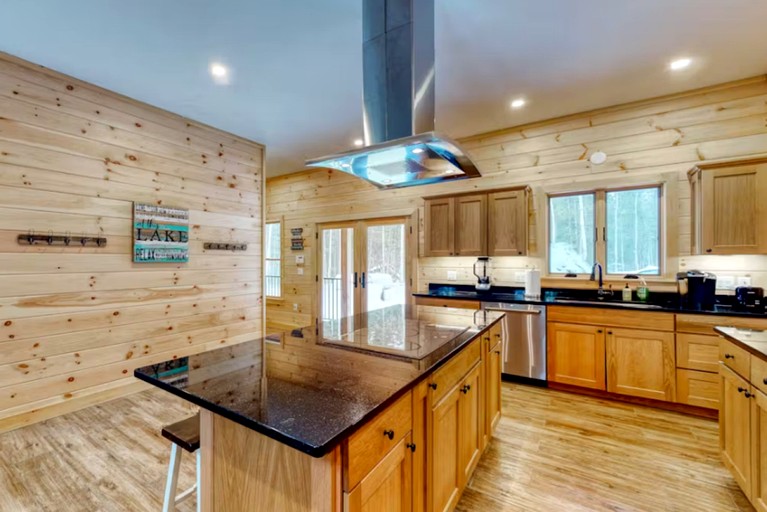Cabins (United States of America, Beaver Cove, Maine)