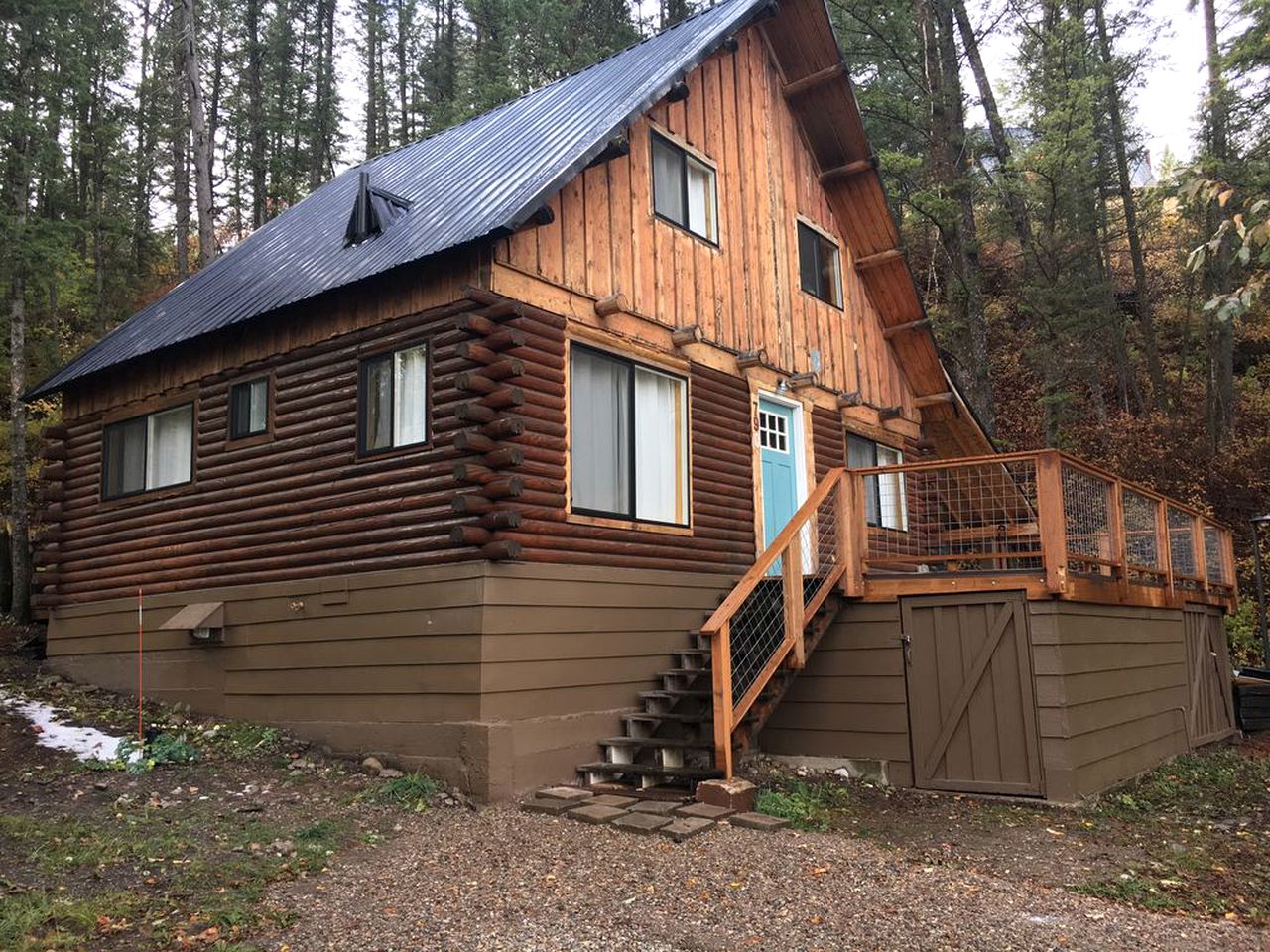 Traditional Log Cabin Rental near the Grand Tetons in Alpine, Wyoming