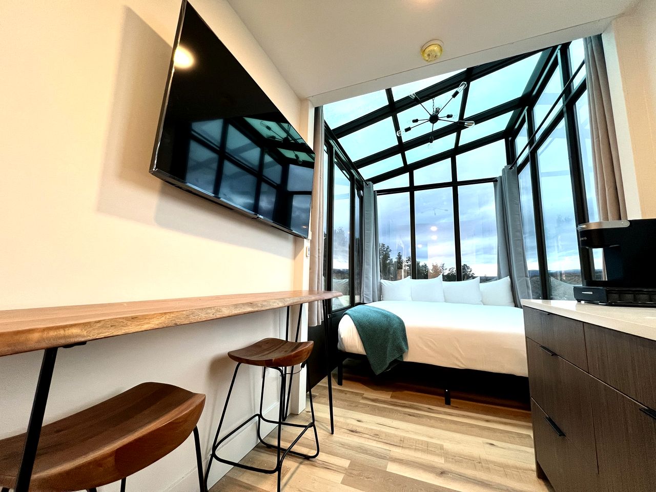 New Modern Tiny House with BBQ in Orderville, Utah
