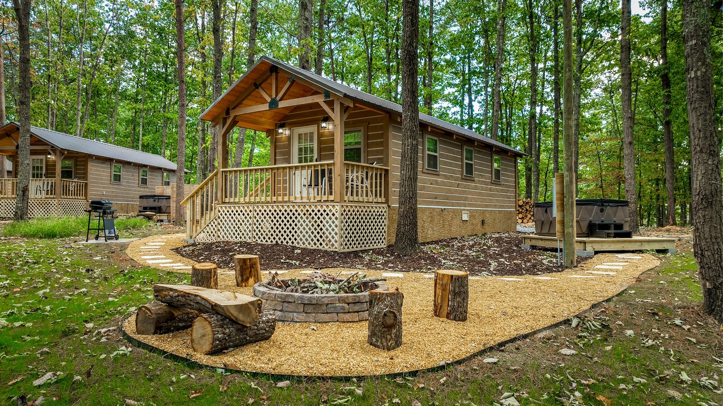Cozy Woodland Cabin Escape for Families, Friends & Retreats in Mentone, Alabama