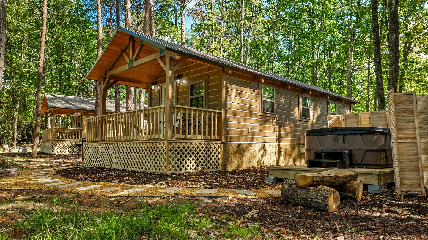 Cozy Woodland Cabin Escape for Families, Friends & Retreats in Mentone, Alabama