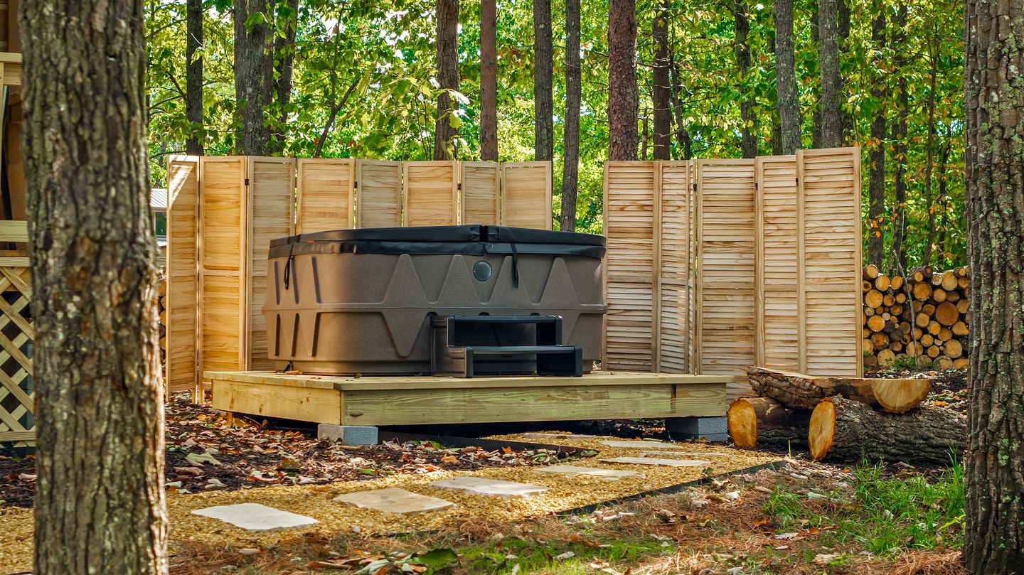 Cozy Woodland Cabin Escape for Families, Friends & Retreats in Mentone, Alabama