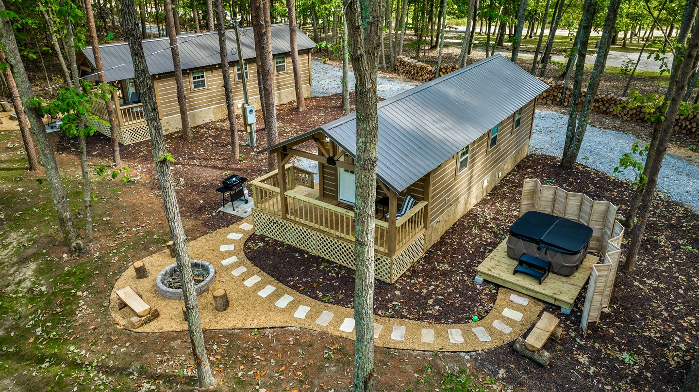 Cozy Woodland Cabin Escape for Families, Friends & Retreats in Mentone, Alabama