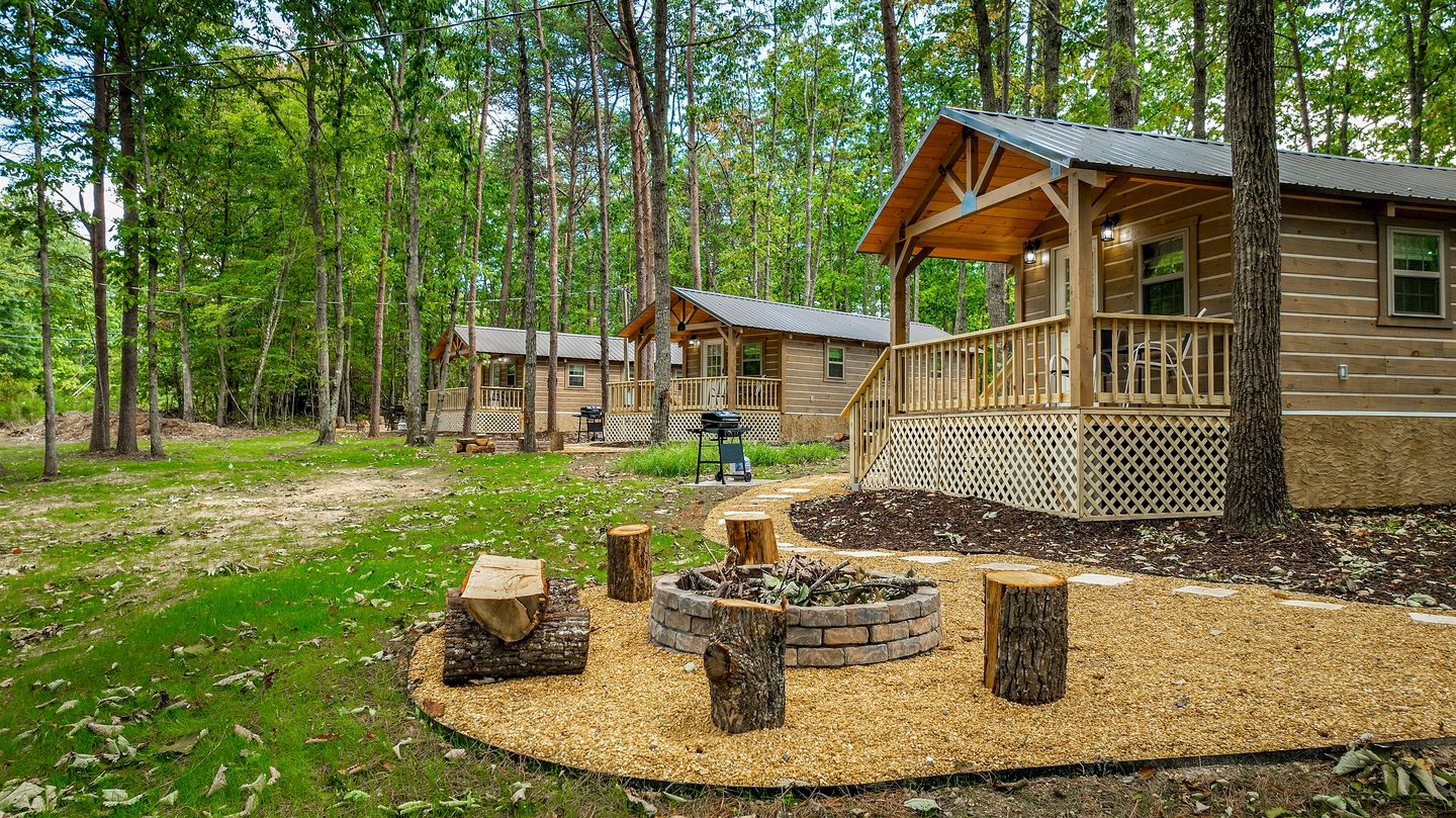 Cozy Woodland Cabin Escape for Families, Friends & Retreats in Mentone, Alabama