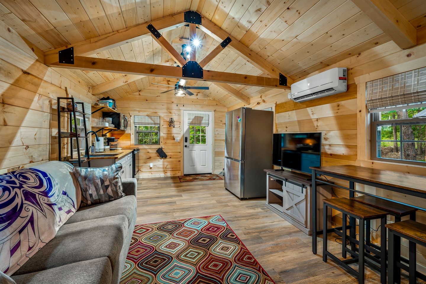Cozy Woodland Cabin Escape for Families, Friends & Retreats in Mentone, Alabama