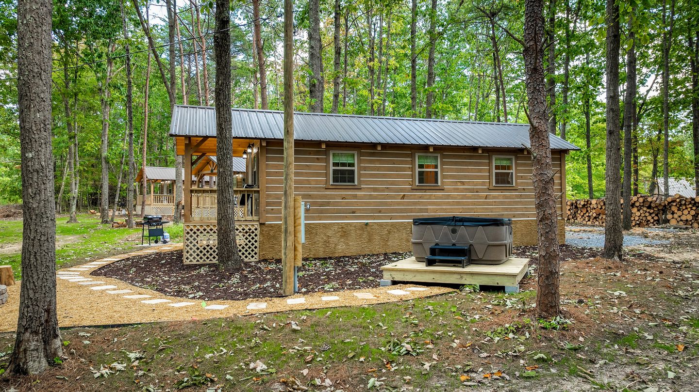 Cozy Woodland Cabin Escape for Families, Friends & Retreats in Mentone, Alabama