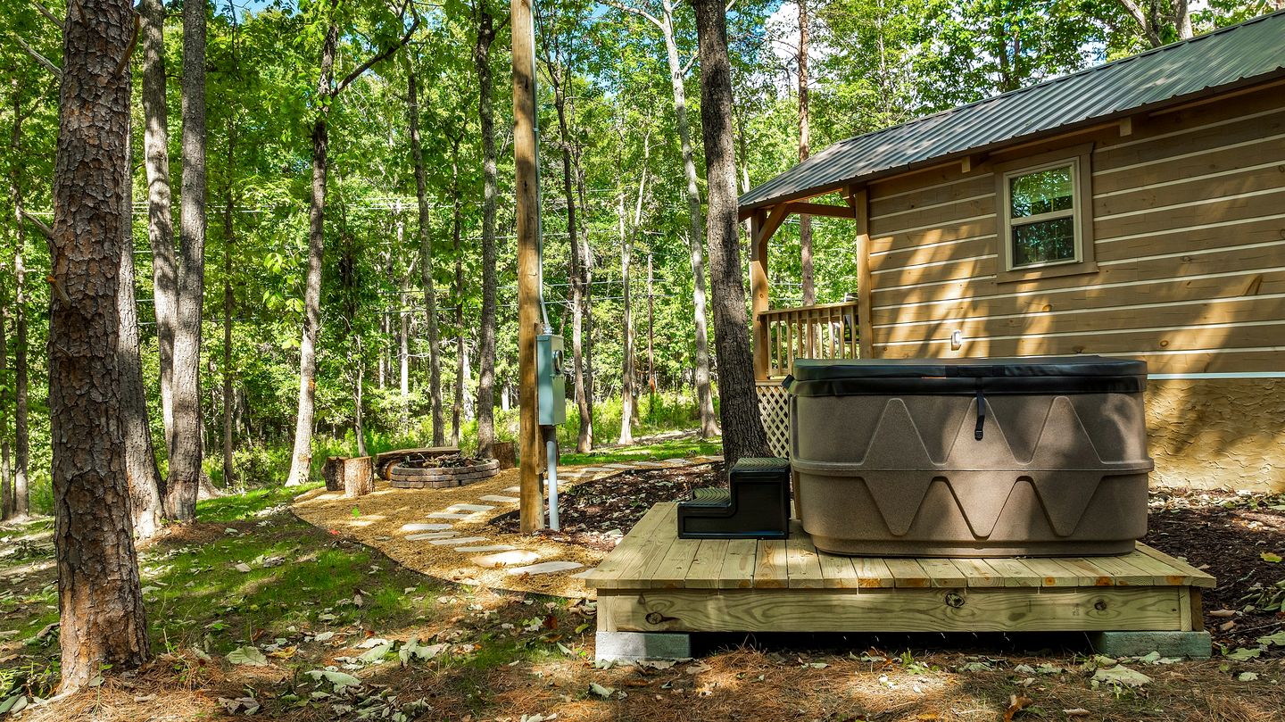 Cozy Woodland Cabin Escape for Families, Friends & Retreats in Mentone, Alabama