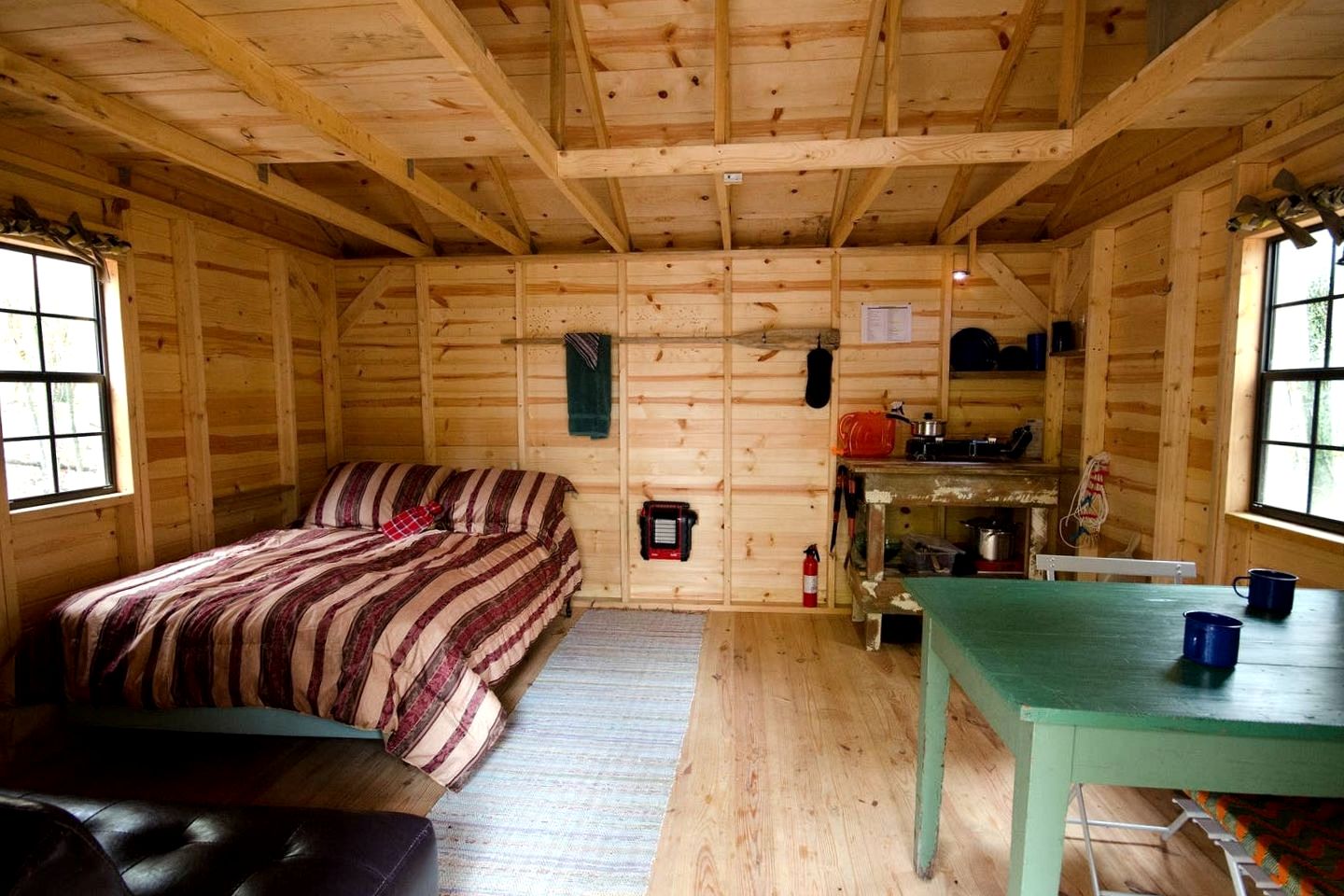 Cheerful Wooden Cabin for a Romantic Getaway near Oakland, Maryland