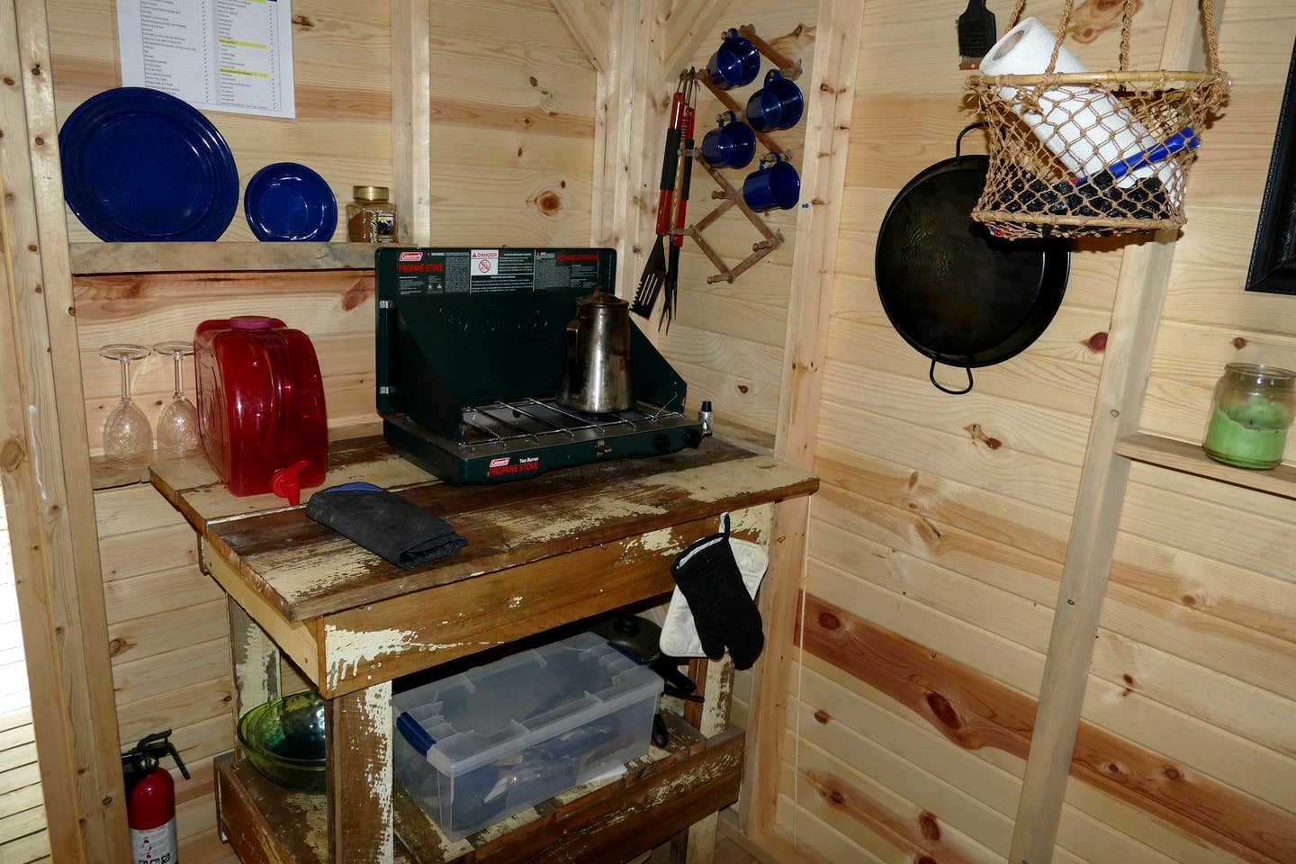 Cheerful Wooden Cabin for a Romantic Getaway near Oakland, Maryland