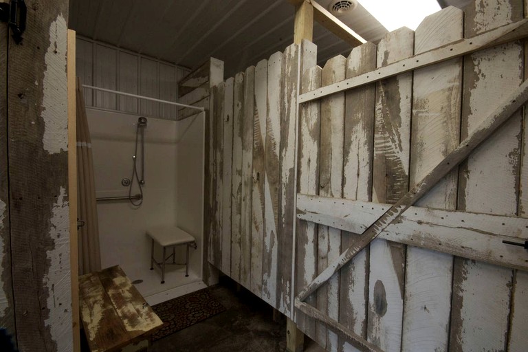 Cabins (Oakland, Maryland, United States)