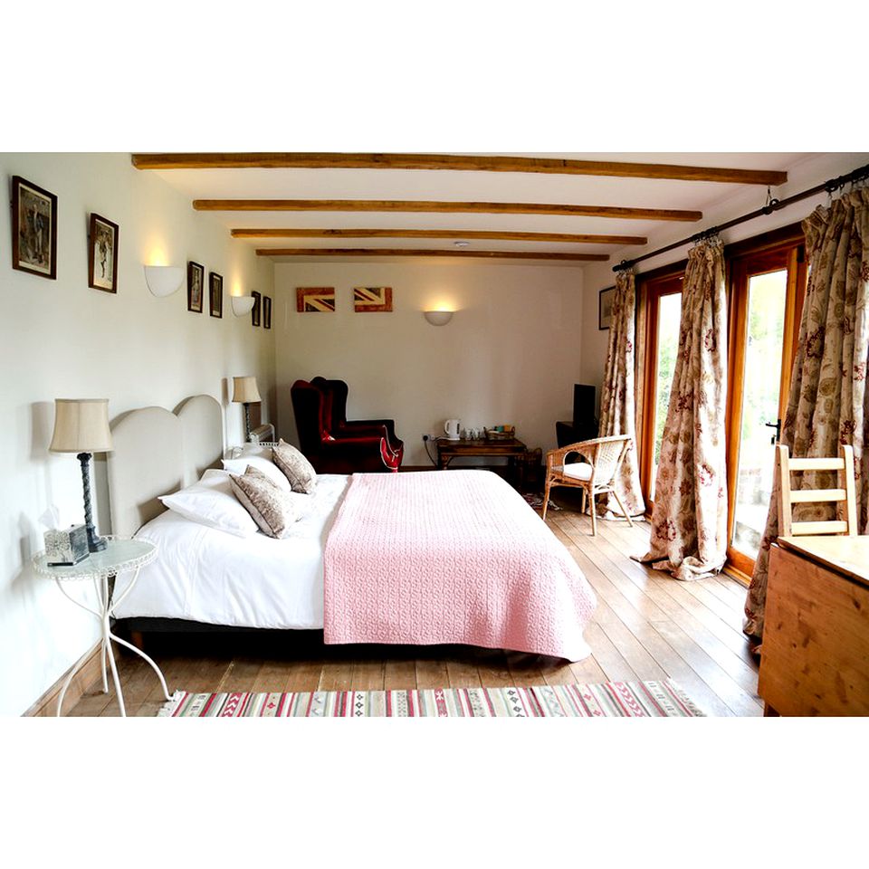 Luxurious Romantic Rental with Breakfast near Tunbridge Wells, England