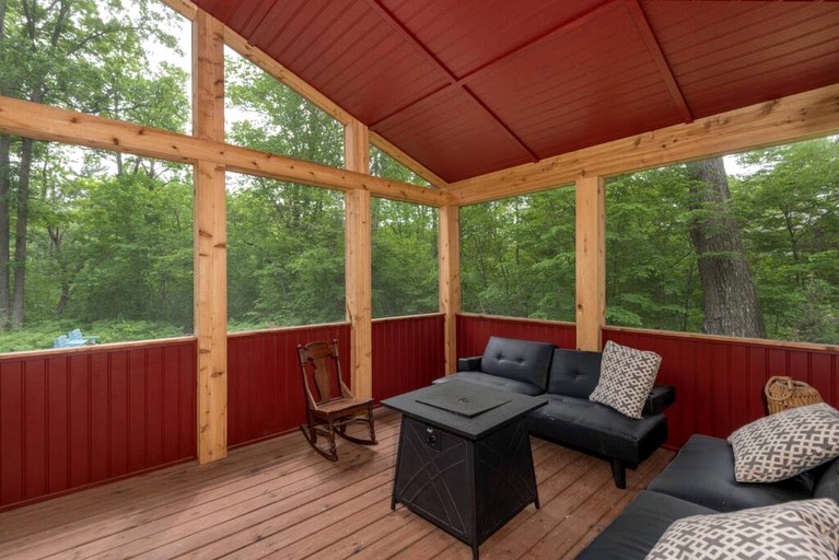 Wilderness Meadows, Cabins 121002, Pine City, United States of America