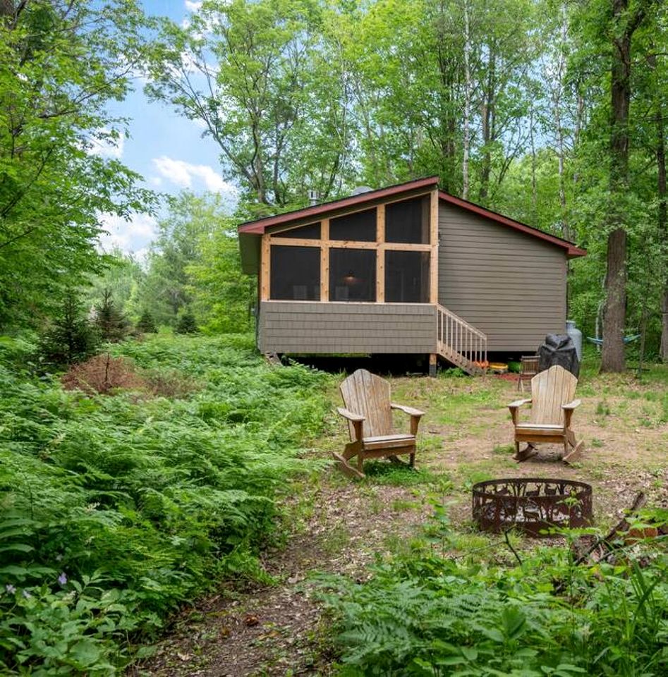 Wilderness Meadows, Cabins 121002, Pine City, United States of America