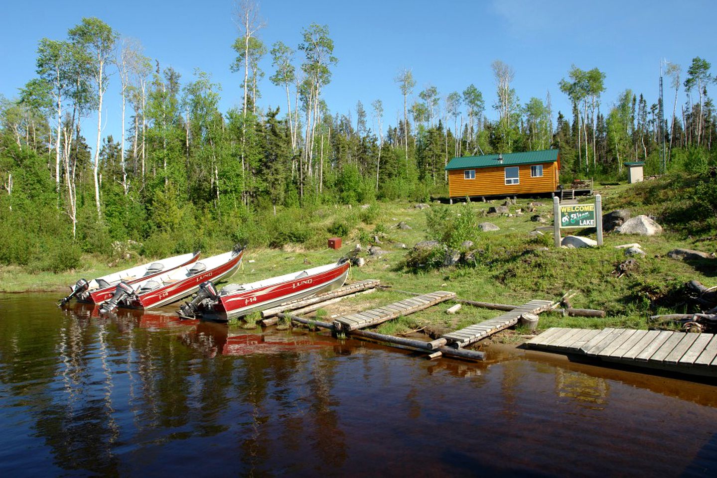 Rustic Log Cabin Rental for Six on D'Alton Lake in Thunder Bay, Ontario