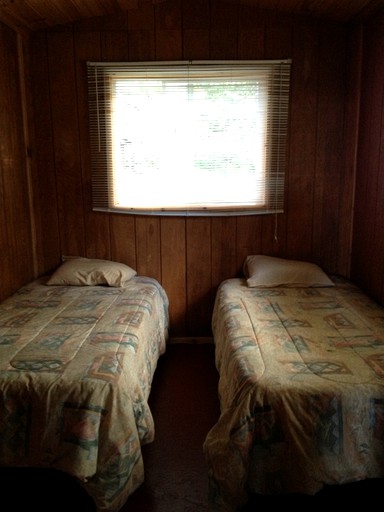 Log Cabins (Thunder Bay, Ontario, Canada)