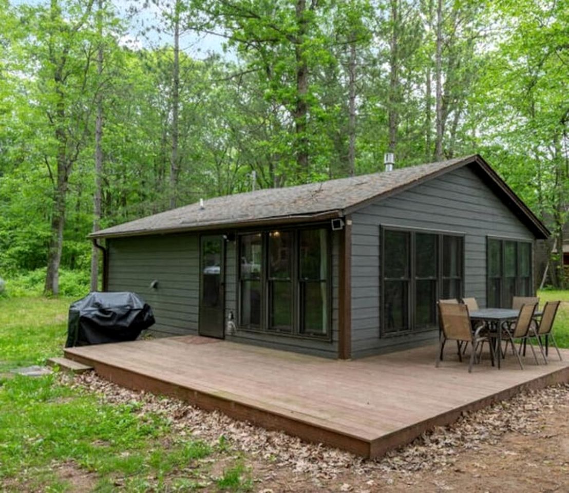 Gorgeous Cabin Nestled Among Trees in Pine City, Minnesota
