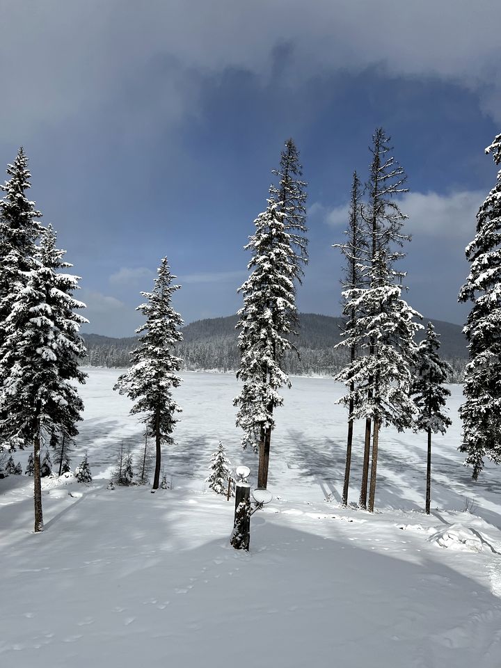 Wilderness Retreat in Montana: Luxurious Mountain Glamping Experience on Lake McGregor