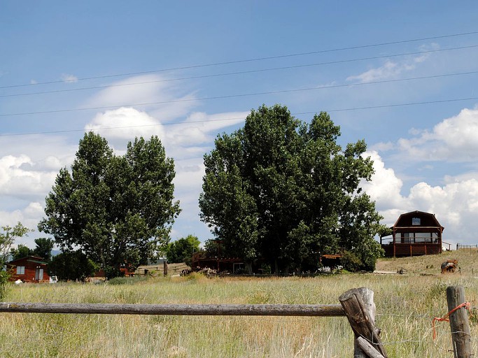 Cabins (Corvallis, Montana, United States)