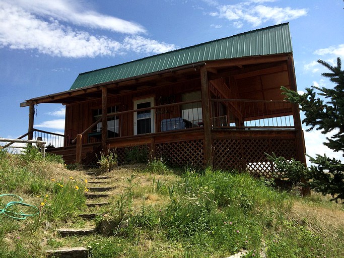 Cabins (Corvallis, Montana, United States)