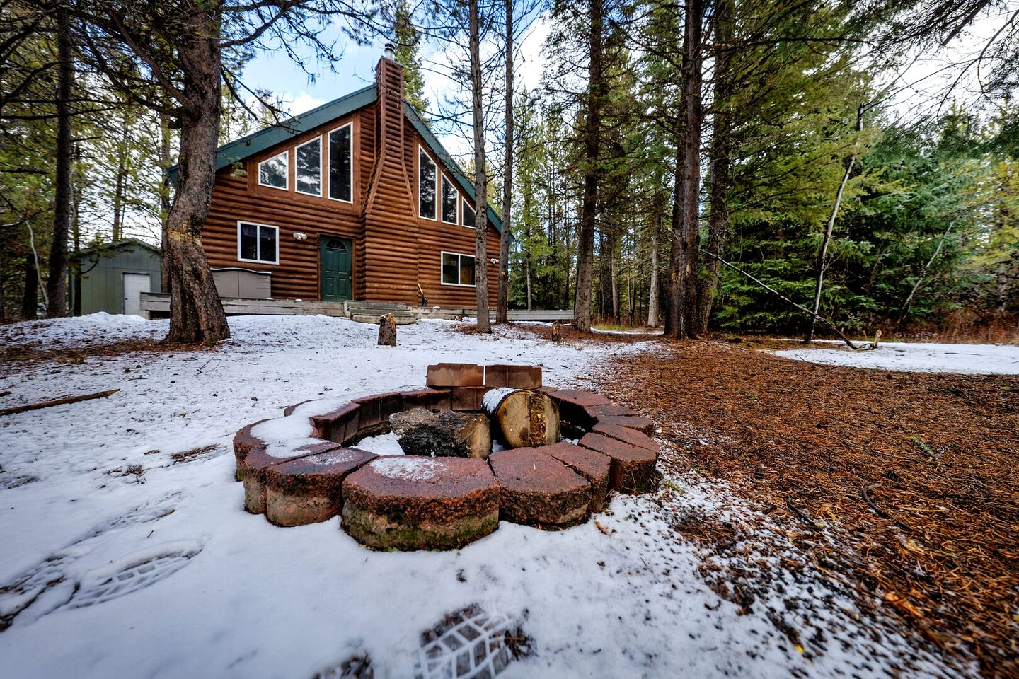 Secluded Lakeside Cabin with Forest Views and Fire Pit Near Cascade, Idaho