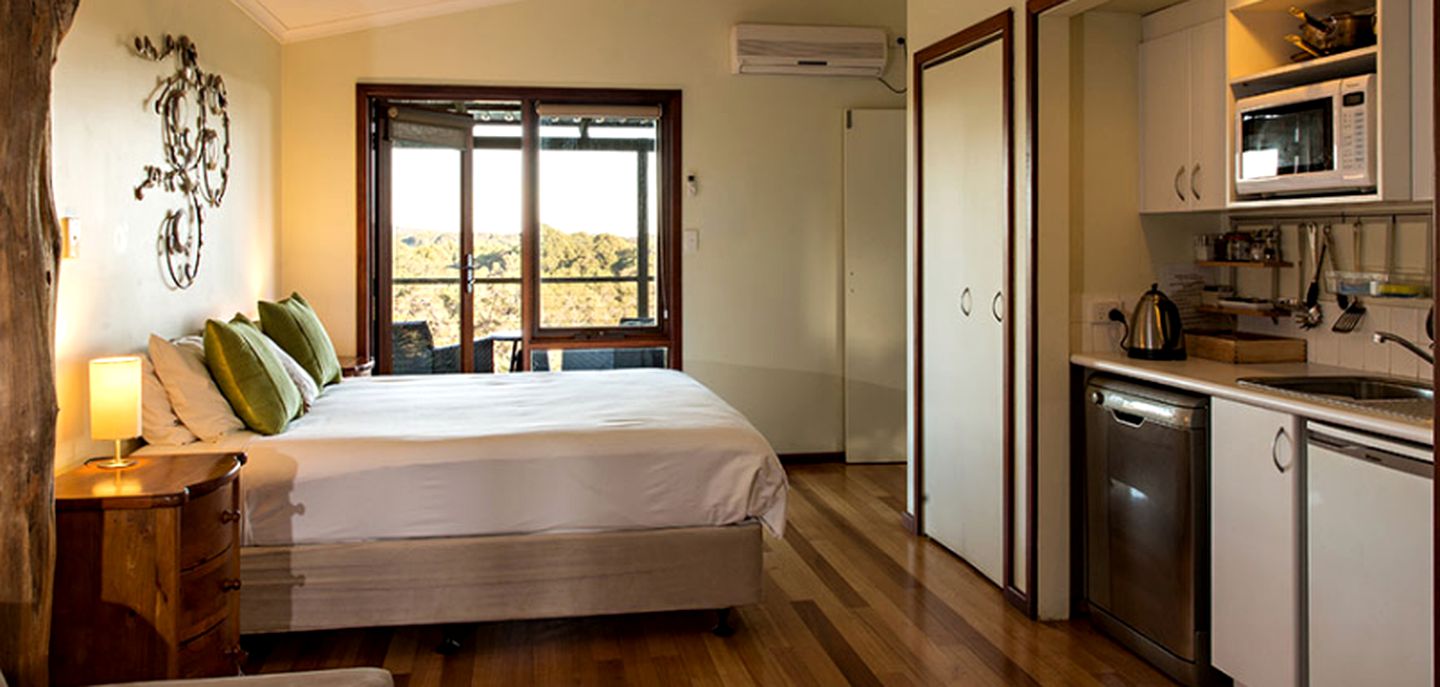 Romantic Studio Cabin Rental with Ocean Views near Margaret River, Australia