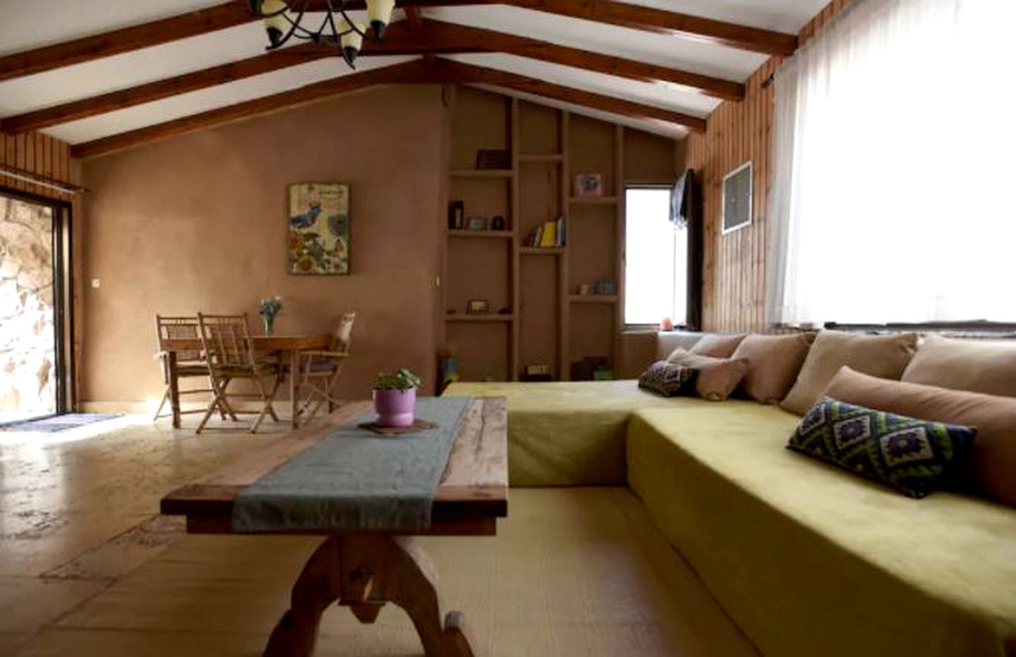 Spacious Suite Rental for Six in the Edom Mountains near Eilat, Israel