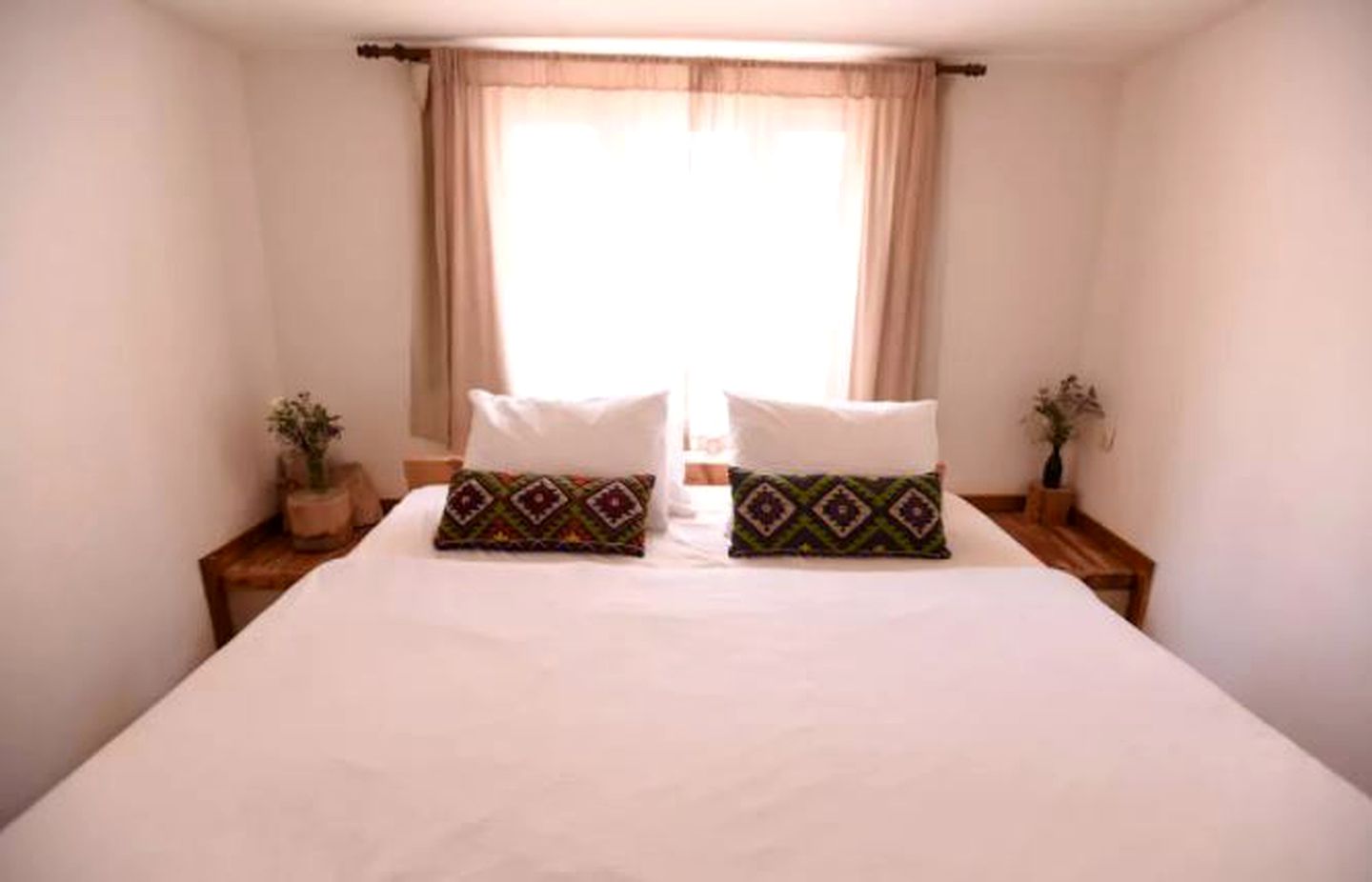 Spacious Suite Rental for Six in the Edom Mountains near Eilat, Israel