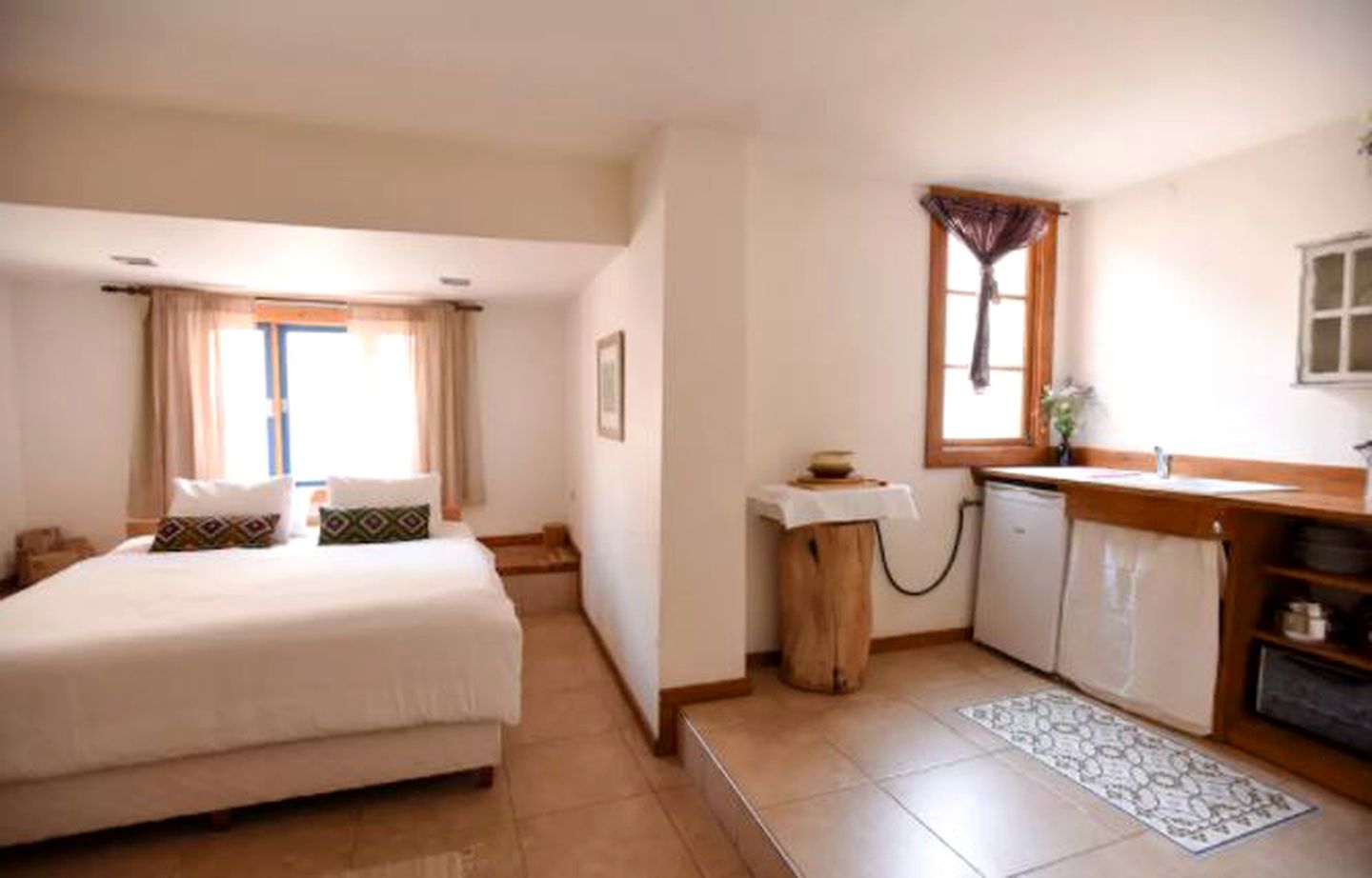 Spacious Suite Rental for Six in the Edom Mountains near Eilat, Israel