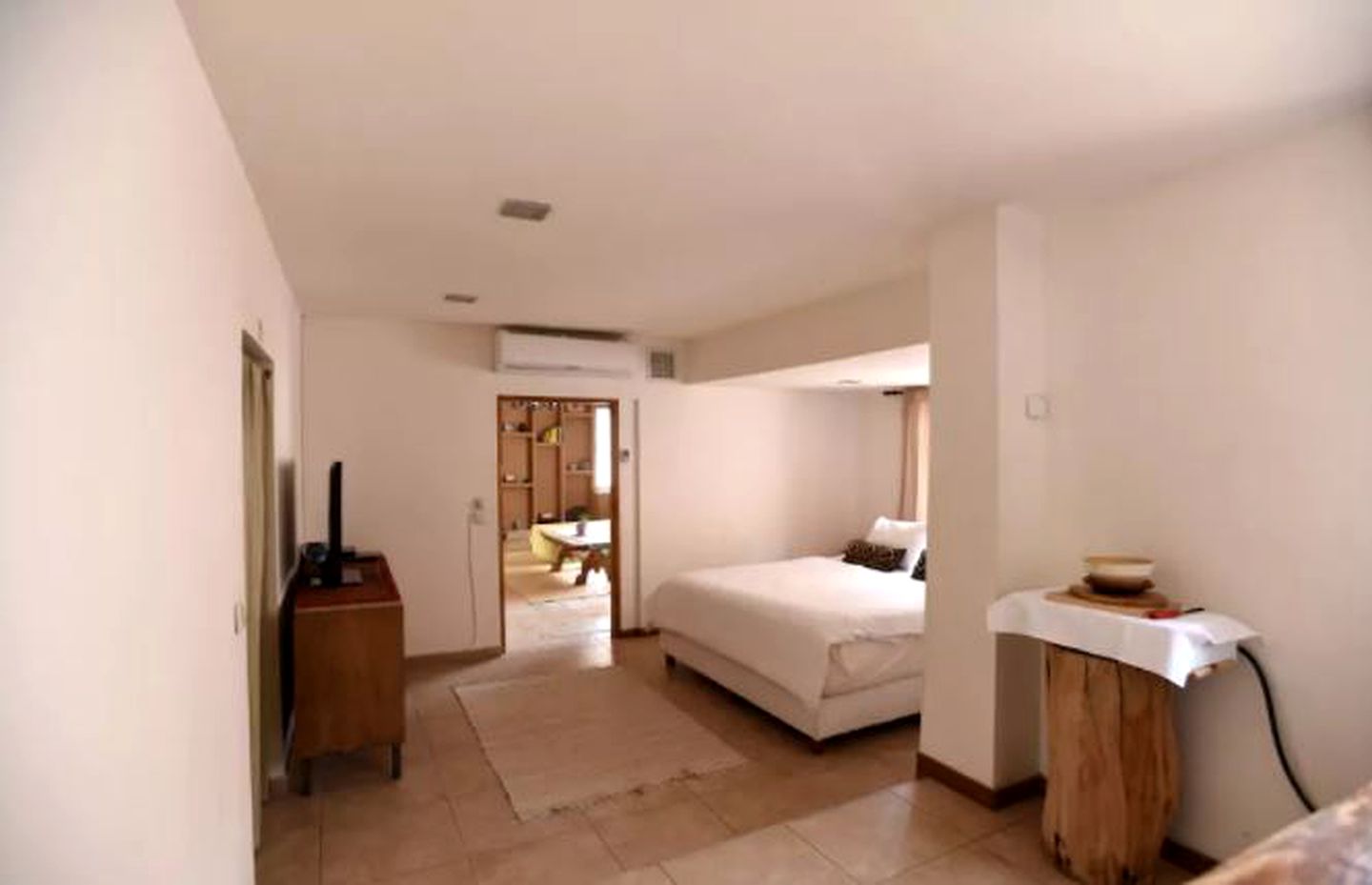 Spacious Suite Rental for Six in the Edom Mountains near Eilat, Israel