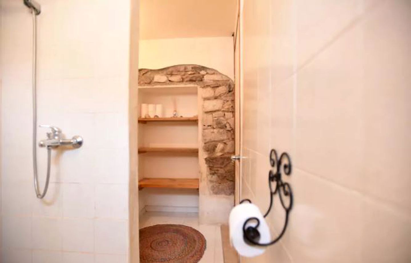 Spacious Suite Rental for Six in the Edom Mountains near Eilat, Israel