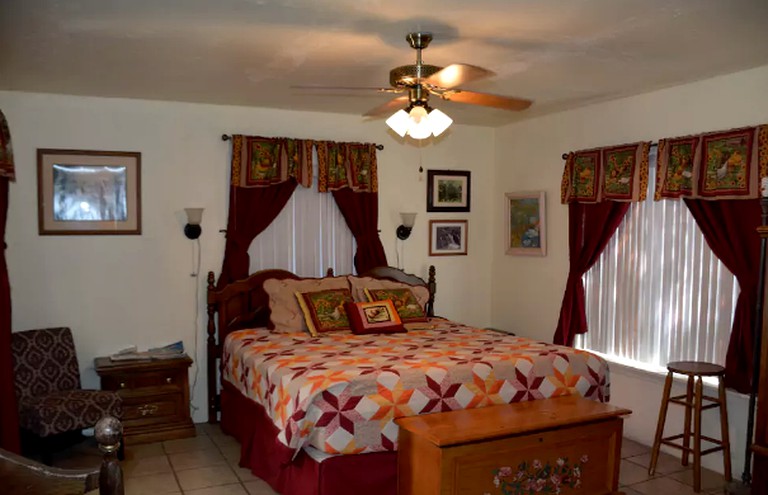 Cabins (Mountain Ranch, California, United States)