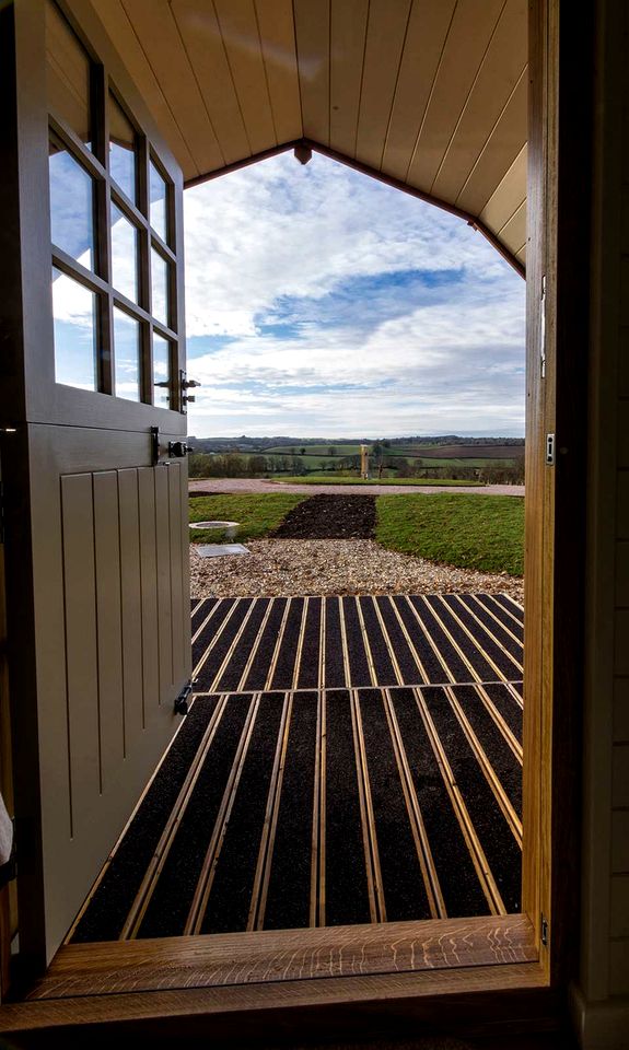 Modern Cozy Pod Retreat for Quiet Getaways with Countryside Walks Nearby in England, United Kingdom