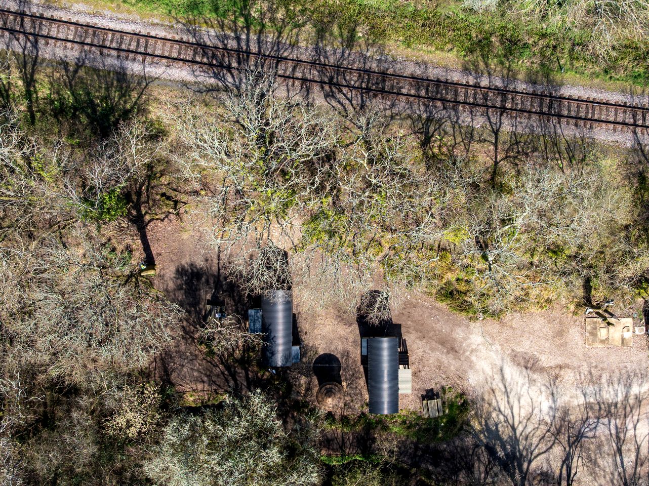 Peaceful Shepherd’s Hut Retreat with Woodland Views in England, United Kingdom