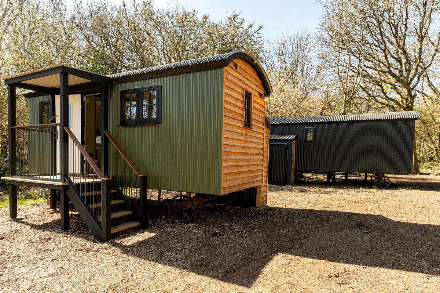 Peaceful Shepherd’s Hut Retreat with Woodland Views in England, United Kingdom