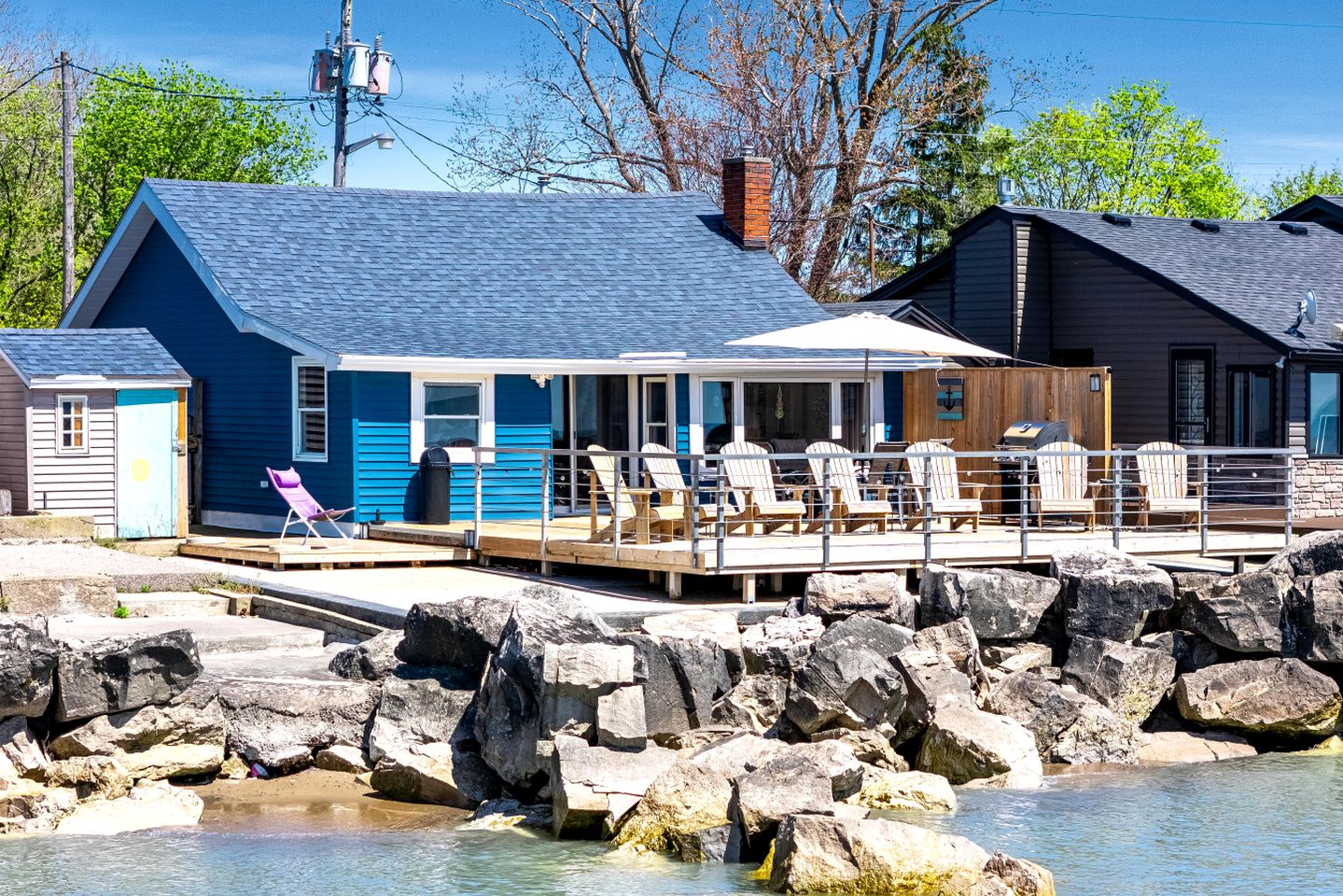 Charming Cottage on Lake Erie for an Unforgettable Kingsville Getaway in Ontario