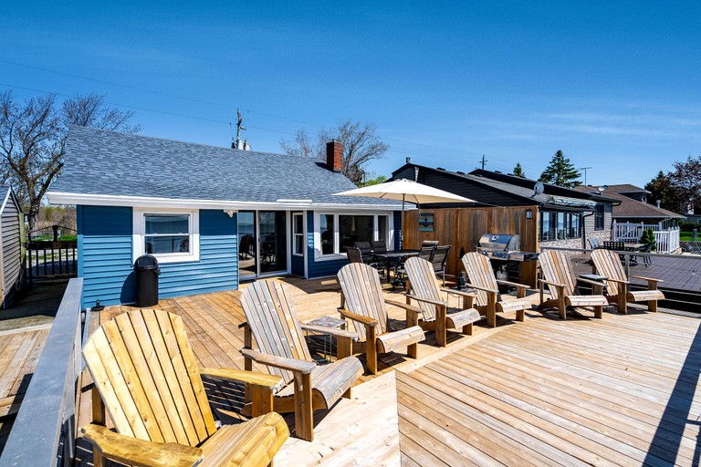 Cottages (Canada, Kingsville, Ontario)