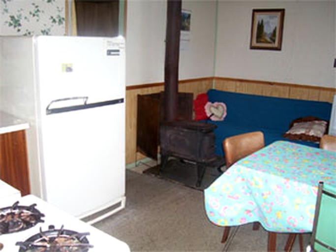 Wilson Lake Cottages, Cottages 27452, Temagami, Canada Glamping Hub