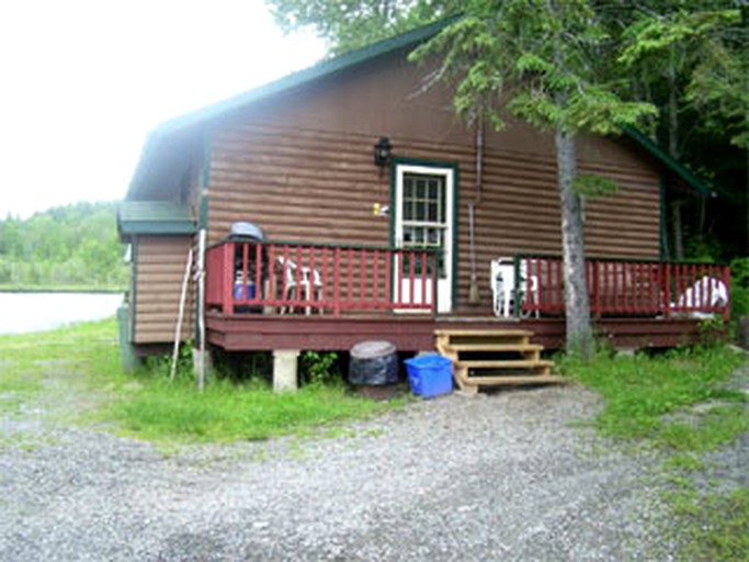 Wilson Lake Cottages, Cottages 27486, Temagami, Canada Glamping Hub