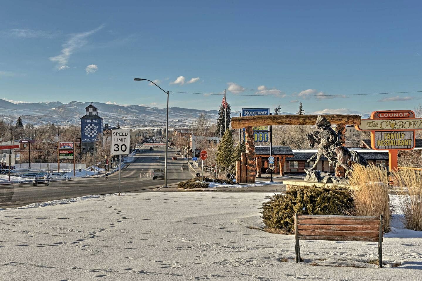 Tranquil Mountain Guesthouse with Hot Tub and Creek Views Near Trails in Lander, Wyoming