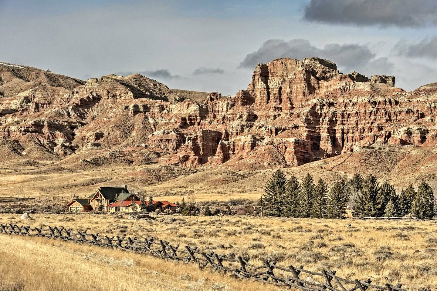Tranquil Mountain Guesthouse with Hot Tub and Creek Views Near Trails in Lander, Wyoming