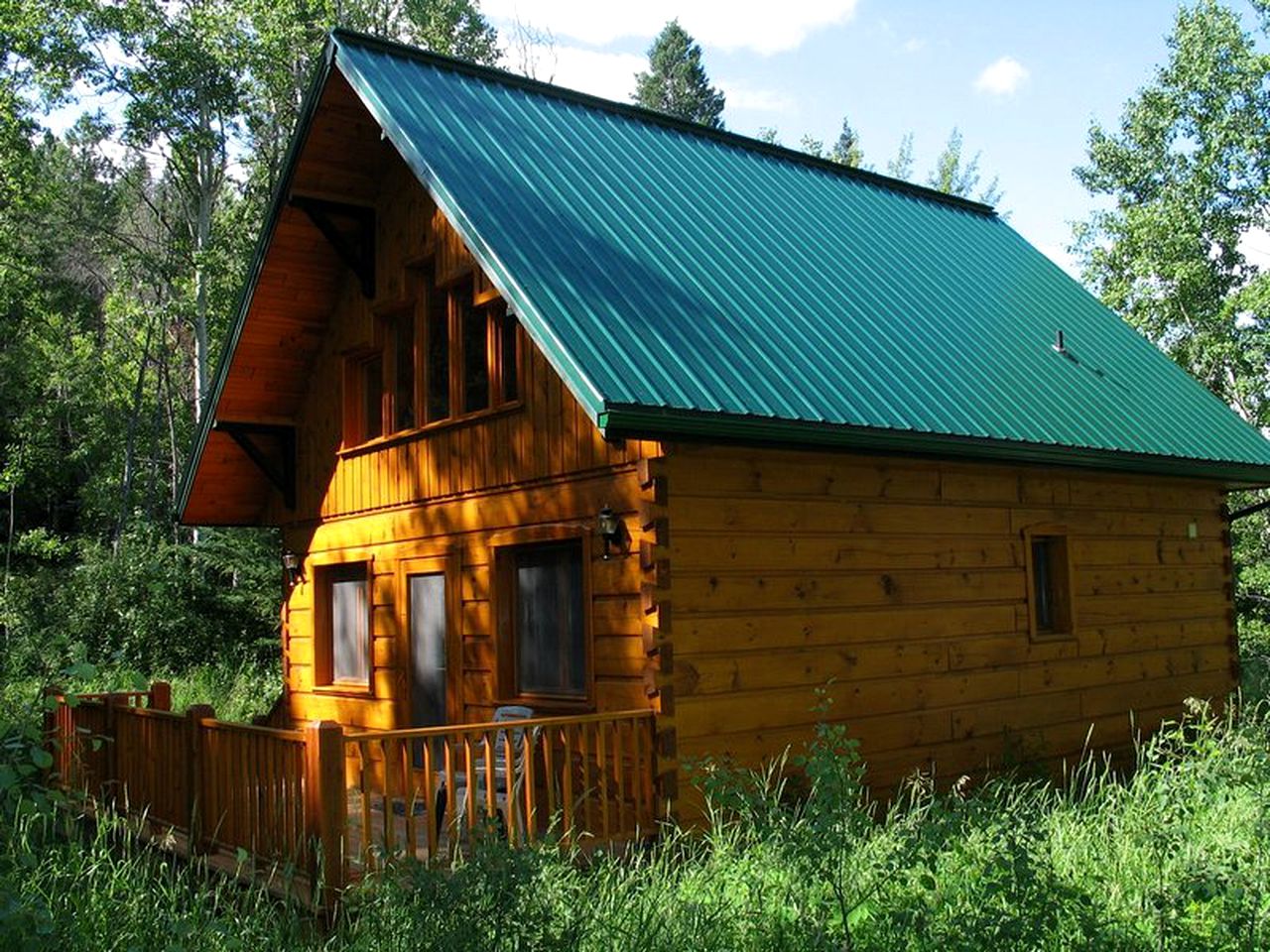 Charming Log Cabin Rental for Three near Windermere Lake in British Columbia, Canada