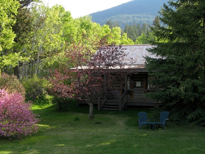 Cabins (Windemere, British Columbia, Canada)