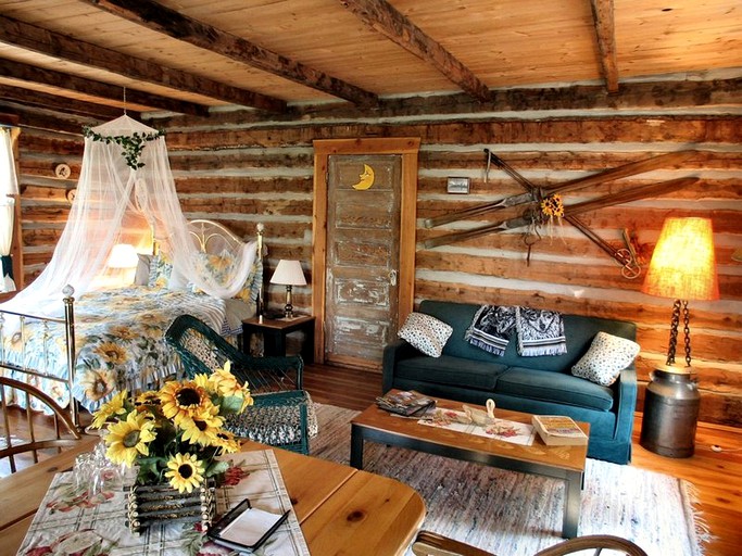 Cabins (Windemere, British Columbia, Canada)