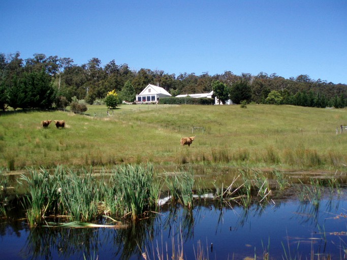 Vacation Rentals (Lower Wattle Grove, Tasmania, Australia)