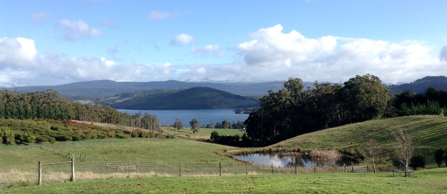 Tranquil Cottage Rental on 28 Scenic Acres in the Huon Valley of Southern Tasmania