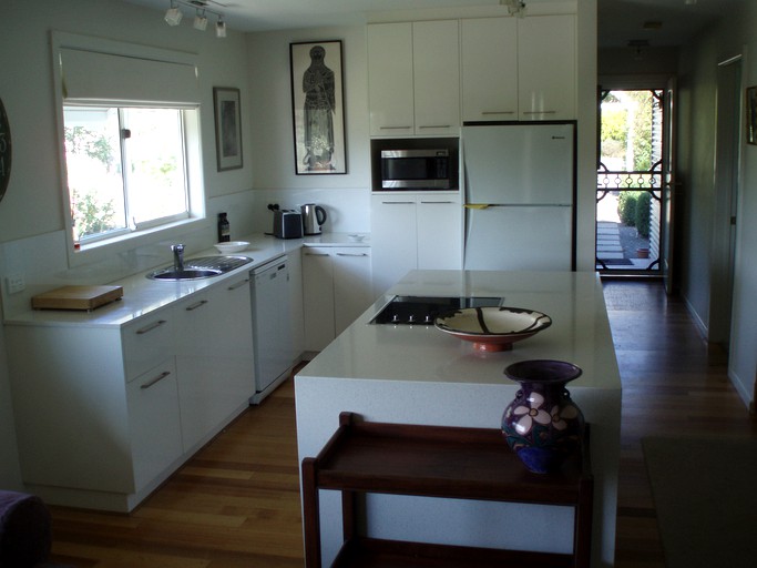 Vacation Rentals (Lower Wattle Grove, Tasmania, Australia)