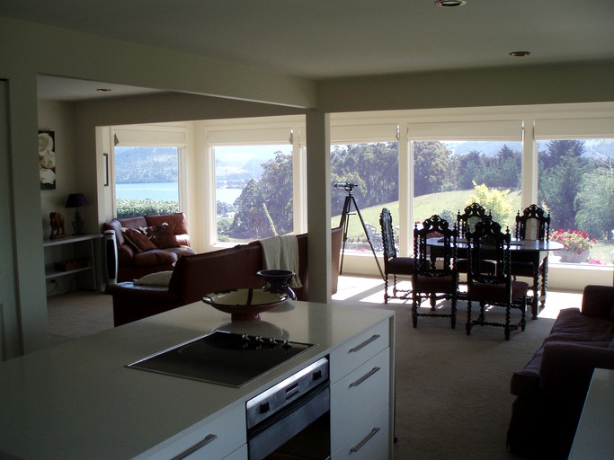 Vacation Rentals (Lower Wattle Grove, Tasmania, Australia)