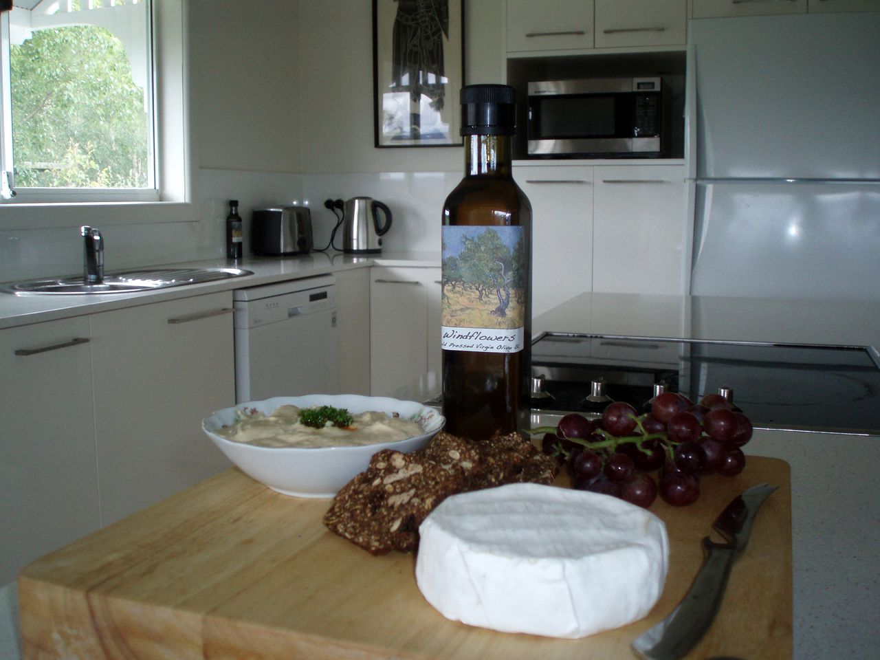 Tranquil Cottage Rental on 28 Scenic Acres in the Huon Valley of Southern Tasmania