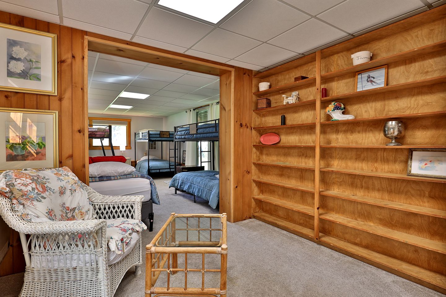 Enchanting Mountain Cabin Escape with Hot-Tub with Sensational Views of the Rolling Landscapes of Killington, Vermont